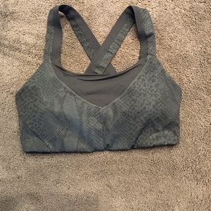 Lululemon On Your Way bra 4 dark blue